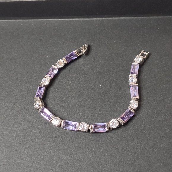 6.75 Inch Pretty Purple Bracelet - Picture 14 of 14